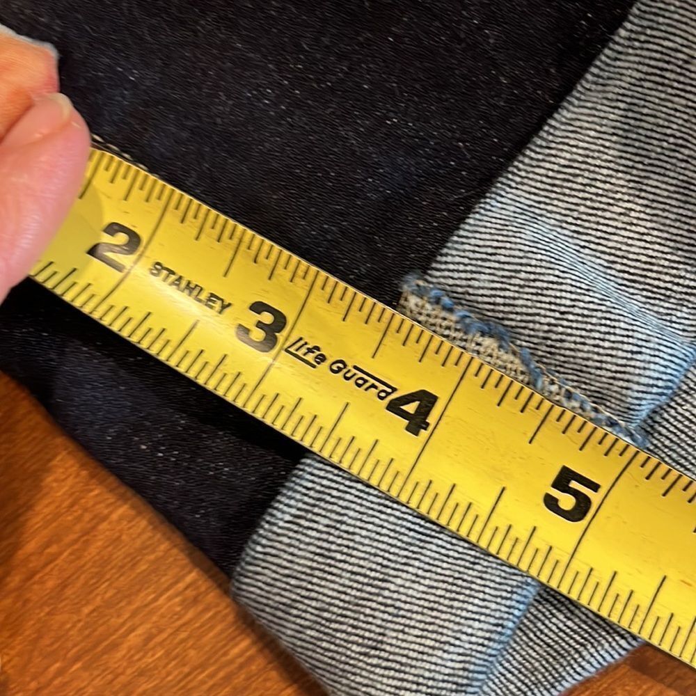 Tommy Hilfiger women’s size 18 denim jean shorts with cuffs. - Picture 10 of 10